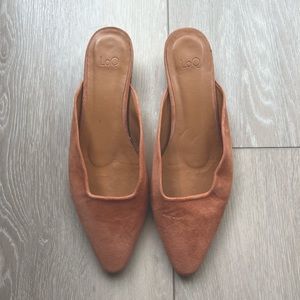 LOQ kitten heel slides. Size 8